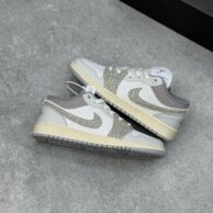 کفش نایک ایرجردن وان بدون ساق سفید طوسی زنانه