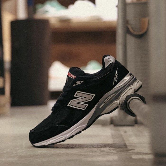 کتونی نیوبالانس 990 مردانه کتونی نیوبالانس 990 مردانه