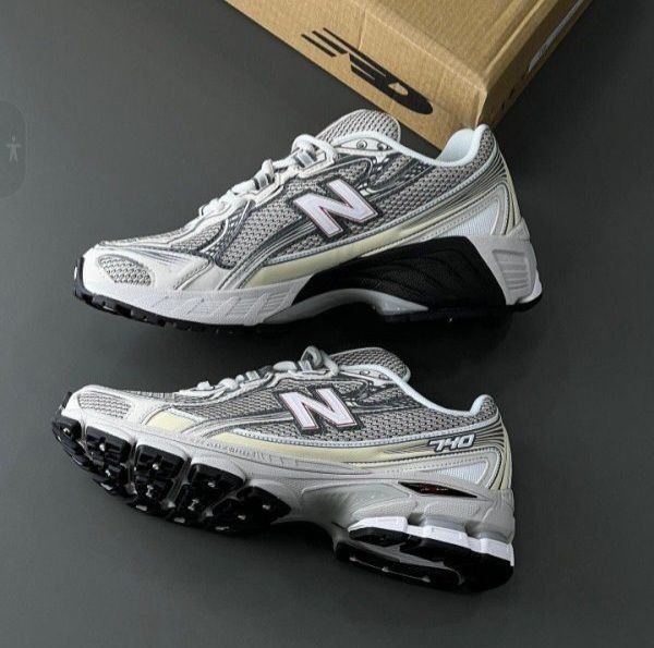 کتونی نیوبالانس 740 کتونی نیوبالانس 740