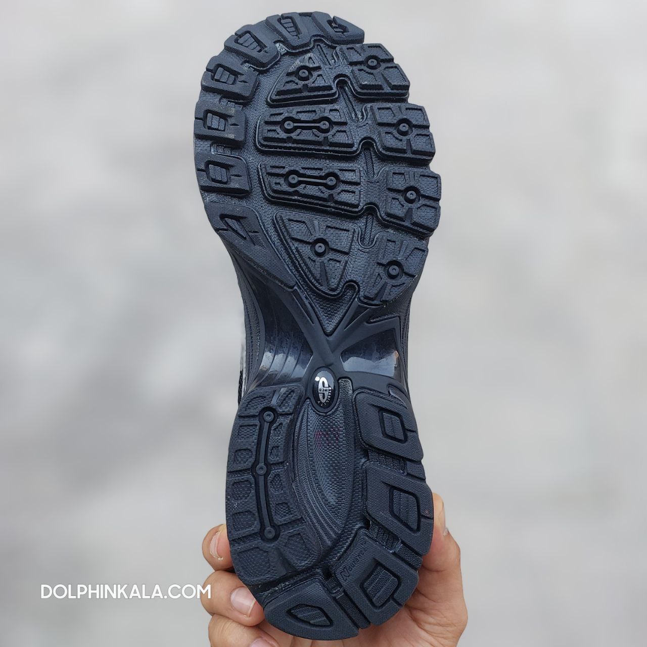 کتونی نیوبالانس 740 کتونی نیوبالانس 740