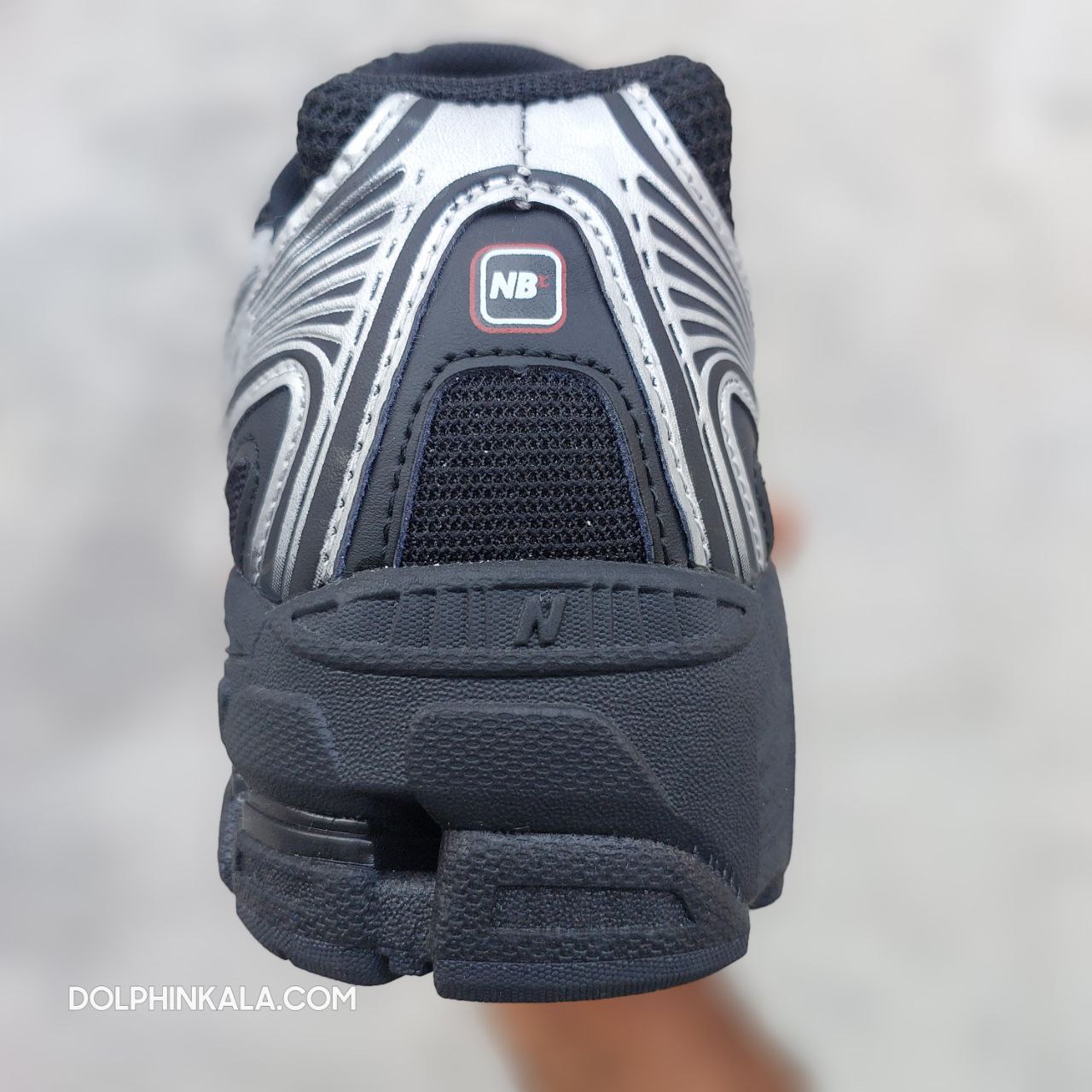 کتونی نیوبالانس 740 کتونی نیوبالانس 740