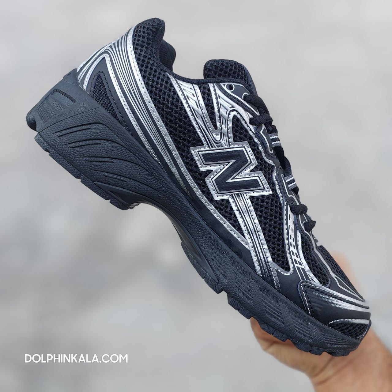 کتونی نیوبالانس 740 کتونی نیوبالانس 740