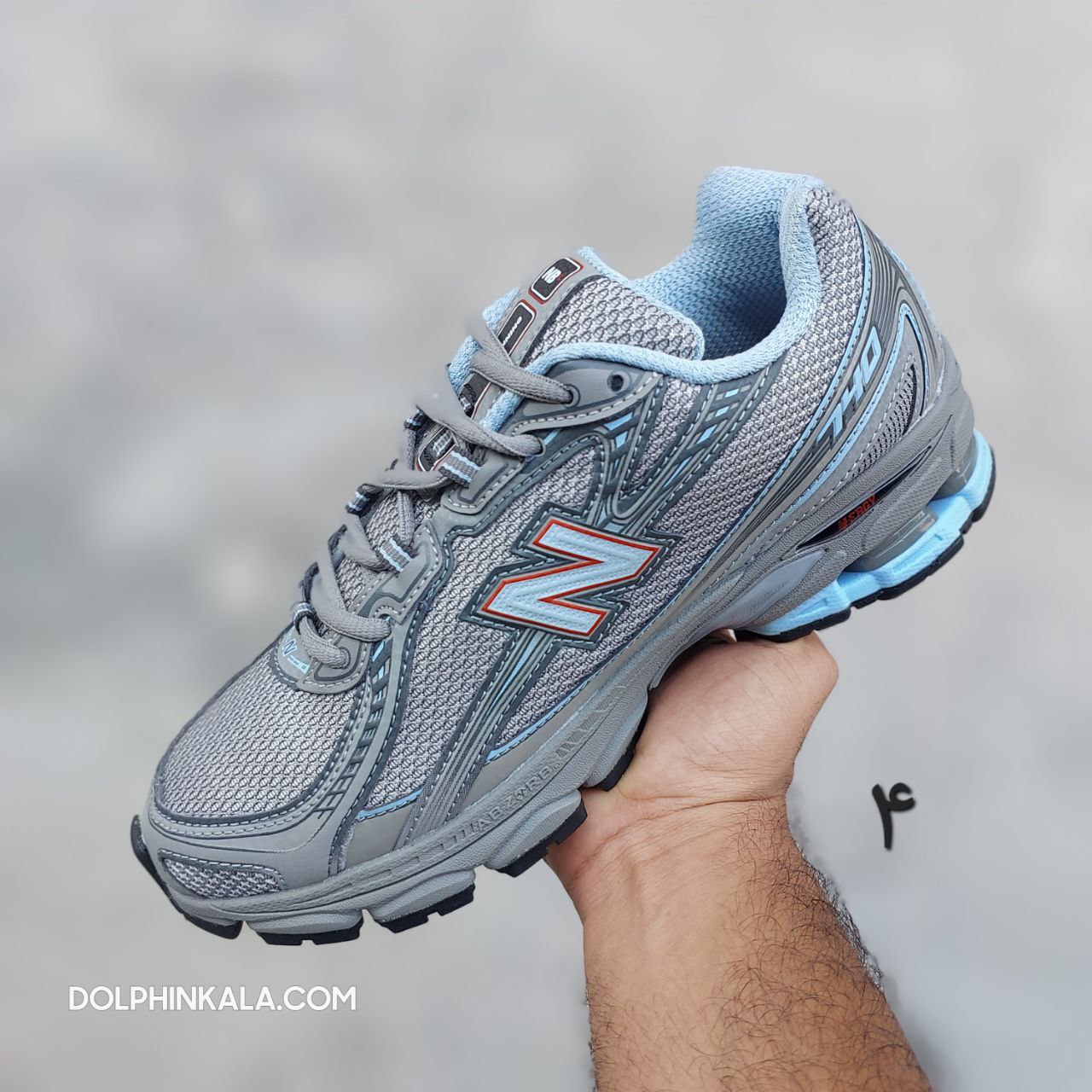 کتونی نیوبالانس 740 کتونی نیوبالانس 740