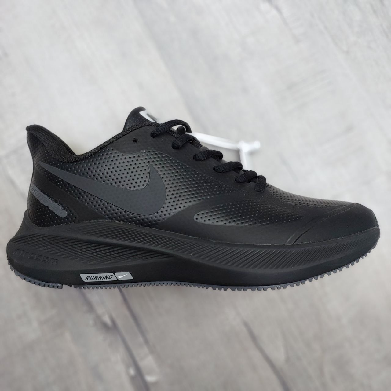 کتونی زنانه (رویه چرم) نایک ایر زوم گاید تن ۱۰ کتونی زنانه (رویه چرم) نایک ایر زوم گاید تن ۱۰