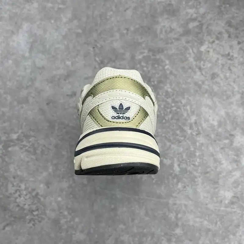 کتونی زنانه آدیداس آستیر کتونی زنانه آدیداس آستیر