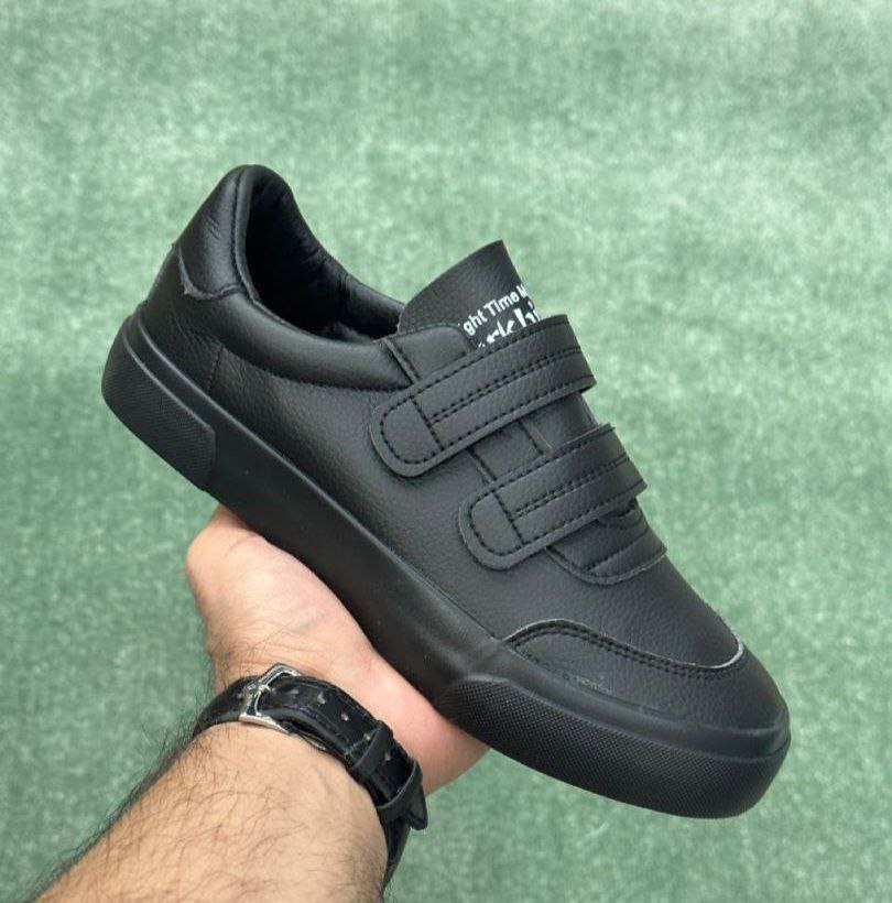 ونس زنانه مشکی چسبی برند آرکبیرد R666 ونس زنانه مشکی چسبی برند آرکبیرد R666