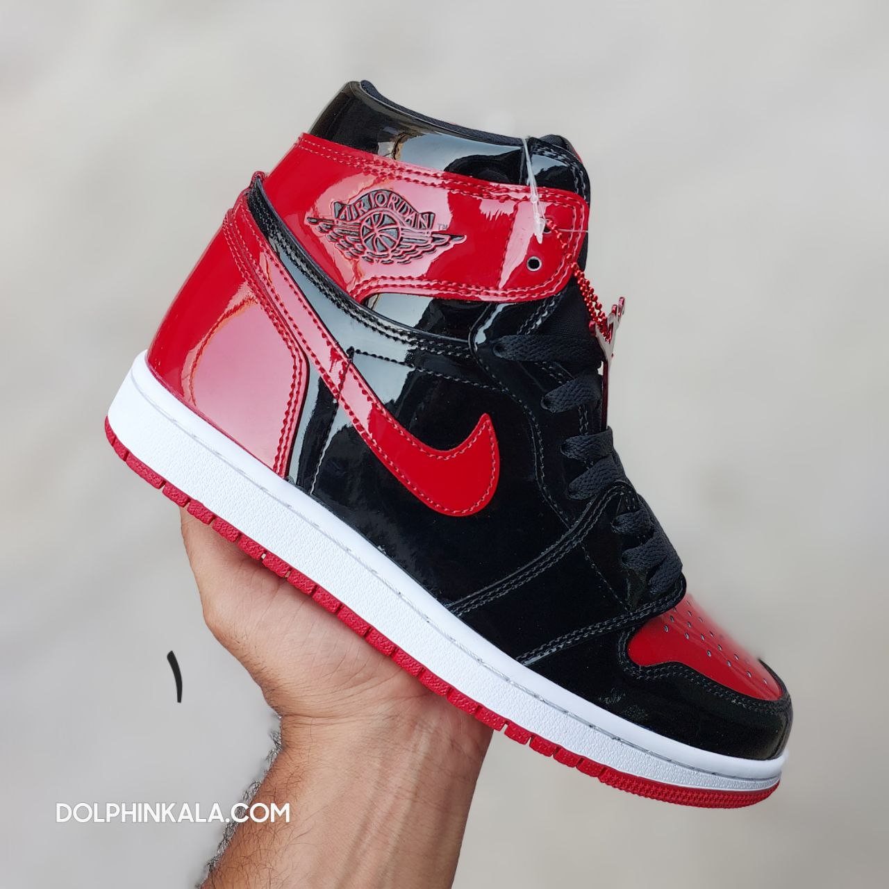 کتونی نایک ایر جردن وان رترو ورنی قرمز مشکی زنانه کتونی نایک ایر جردن وان رترو زنانه