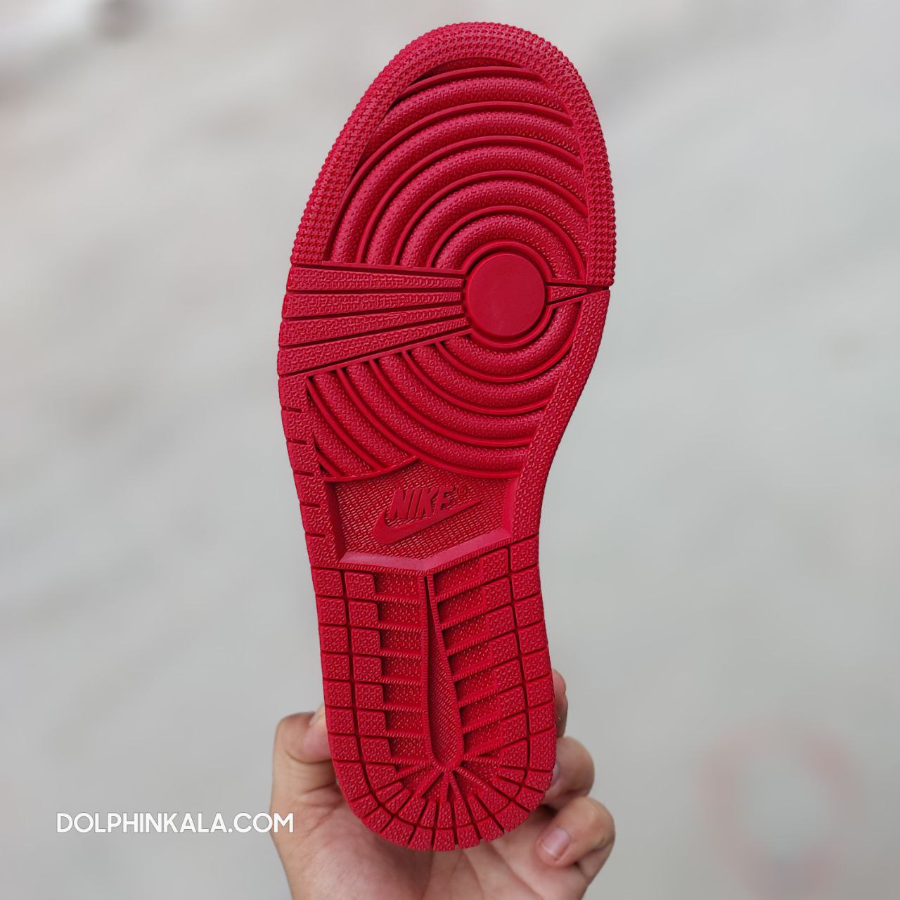 کتونی نایک ایر جردن وان رترو ورنی قرمز مشکی زنانه کتونی نایک ایر جردن وان رترو زنانه