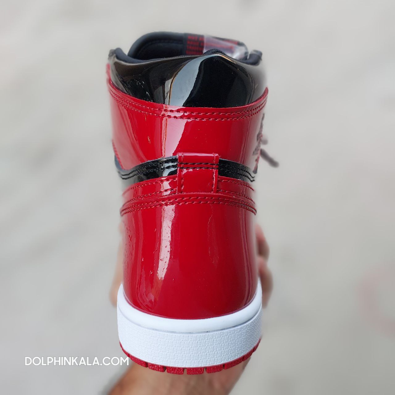 کتونی نایک ایر جردن وان رترو ورنی قرمز مشکی زنانه کتونی نایک ایر جردن وان رترو زنانه