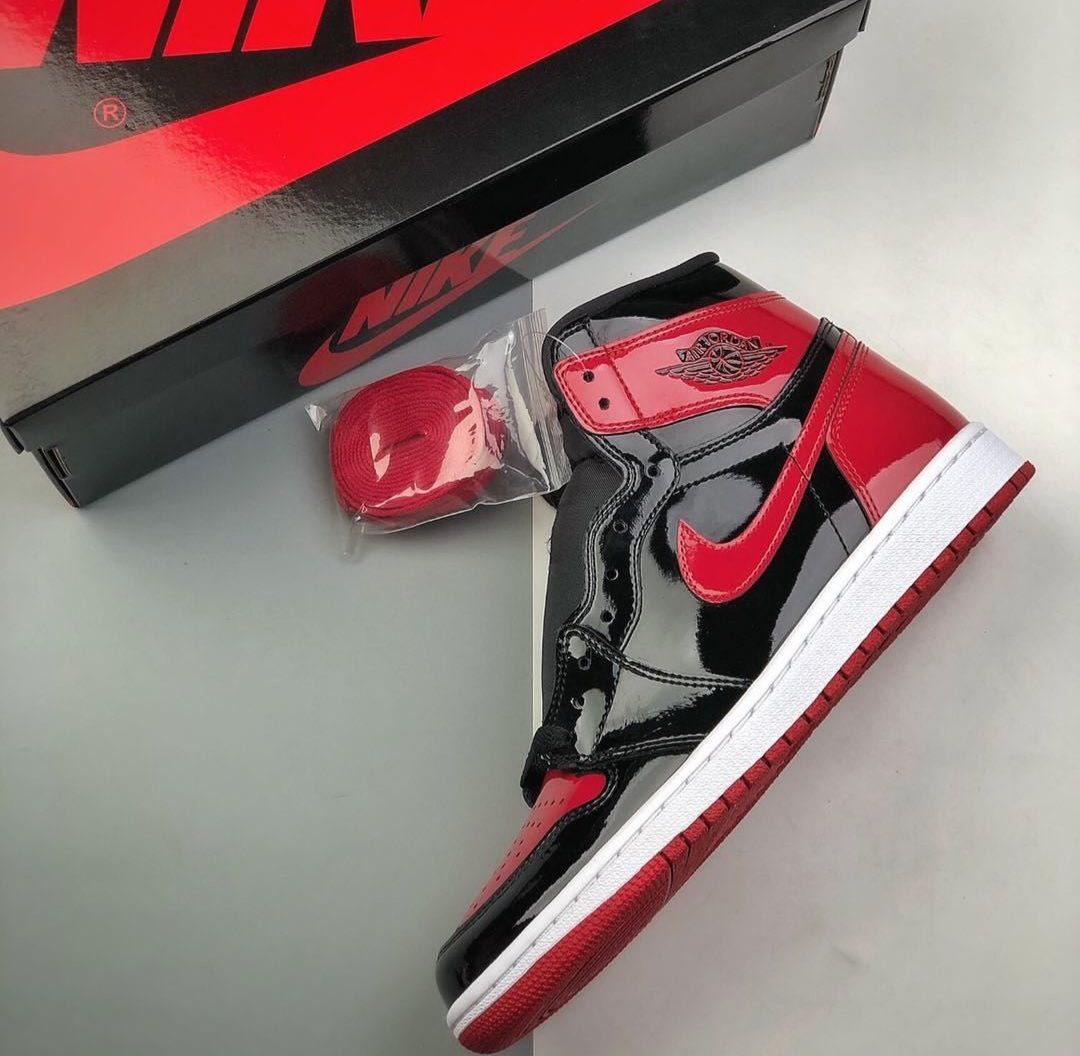 کتونی نایک ایر جردن وان رترو ورنی قرمز مشکی زنانه کتونی نایک ایر جردن وان رترو زنانه