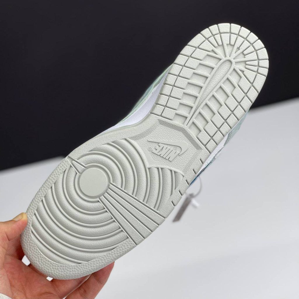 کتونی نایک اس بی دانک لو دراگون زنانه کتونی نایک اس بی دانک لو دراگون زنانه