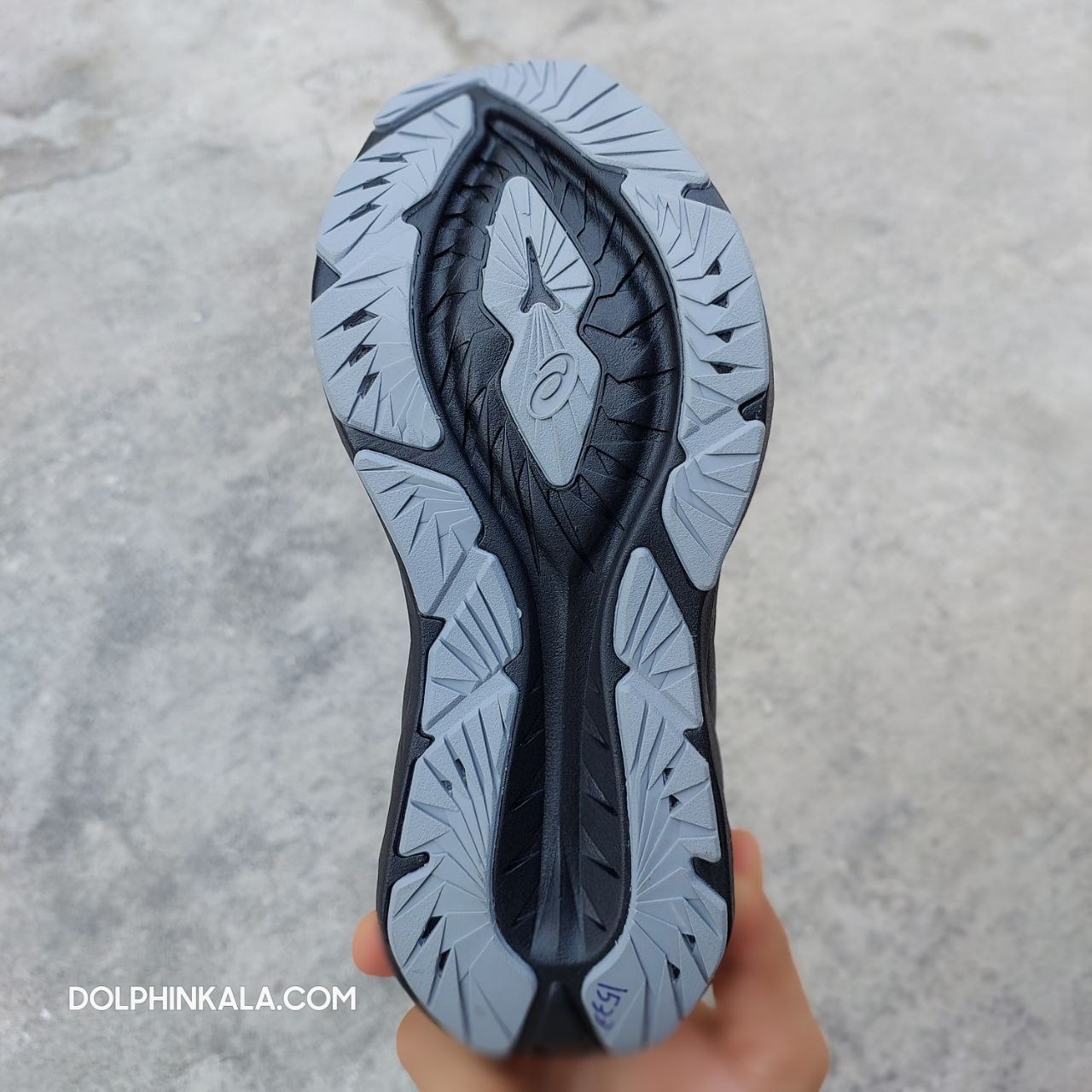 کتونی اسیکس نوابلاست ۴ زنانه کتونی اسیکس نوابلاست ۴ زنانه