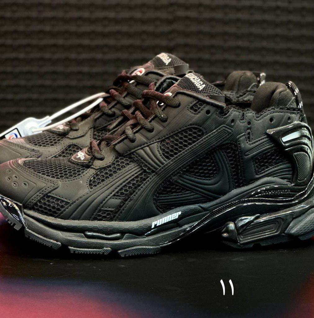 کتونی بالنسیاگا رانر کتونی بالنسیاگا رانر