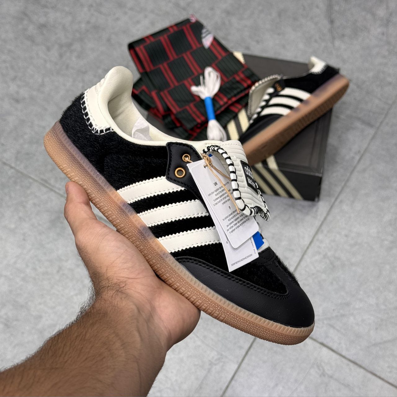 کتونی سامبا ولز بانر مشکی زنانه کتونی سامبا ولز بانر مشکی زنانه