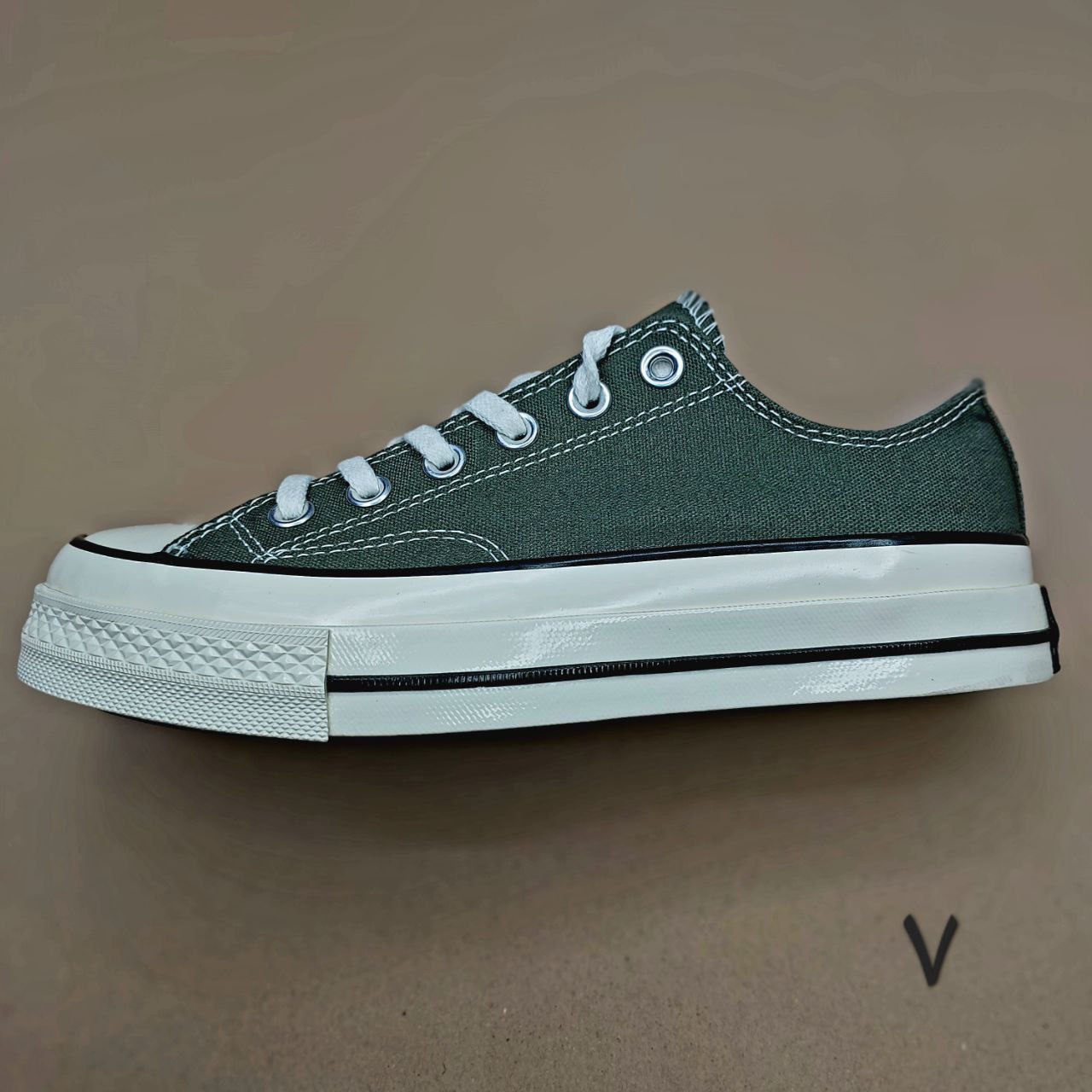 کفش اسپرت کانورس آل استار ۱۹۷۰ بدون ساق مردانه کفش اسپرت کانورس آل استار ۱۹۷۰ بدون ساق مردانه