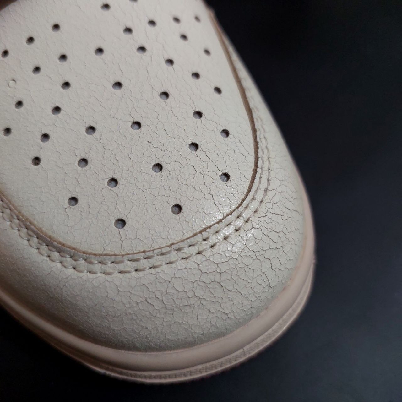 کتونی نایک جردن وان رترو کرم قهوه ای مردانه کتونی نایک جردن وان رترو کرم قهوه ای مردانه