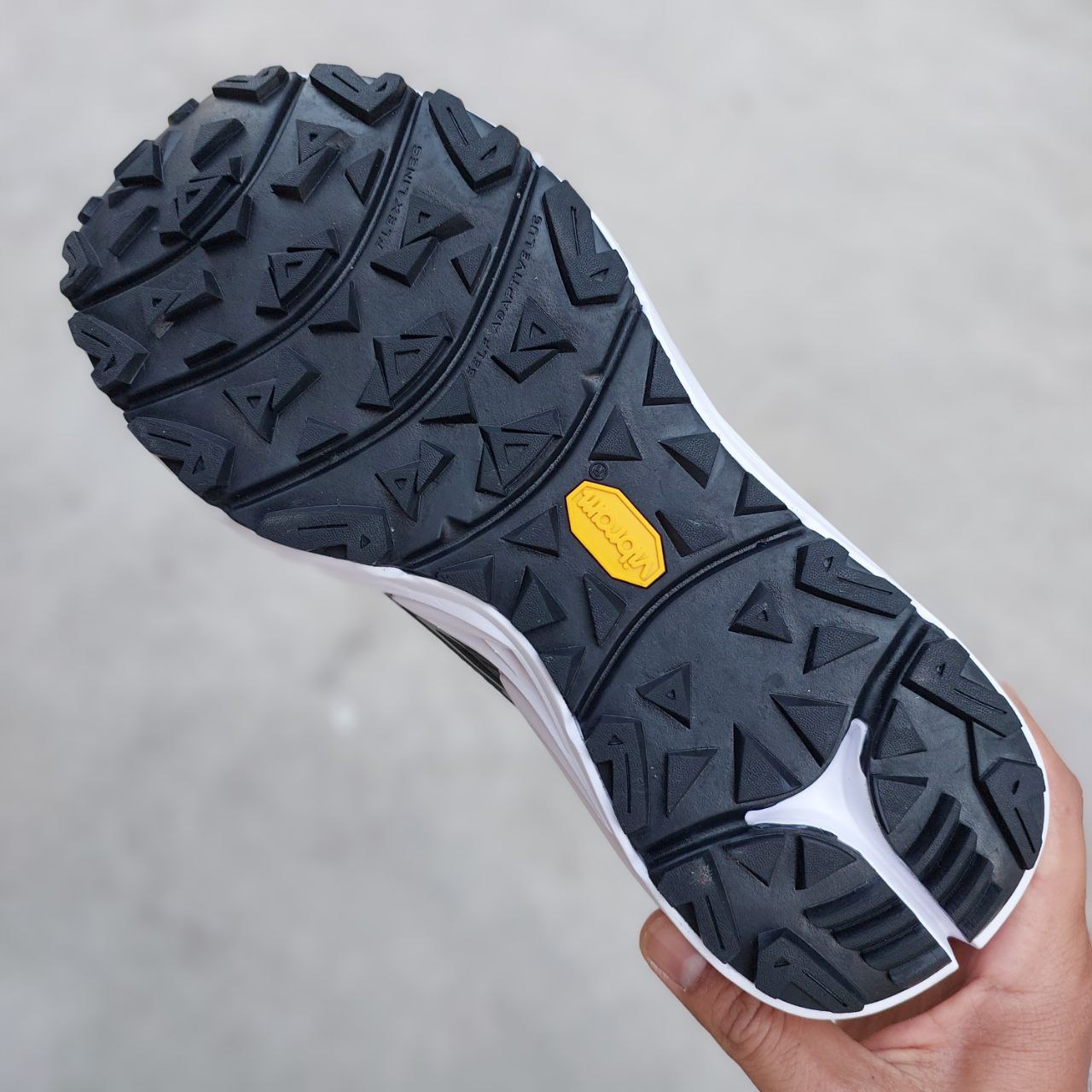 کفش اسپرت کلمبیا پیچی ضد آب مردانه کفش اسپرت کلمبیا پیچی ضد آب مردانه