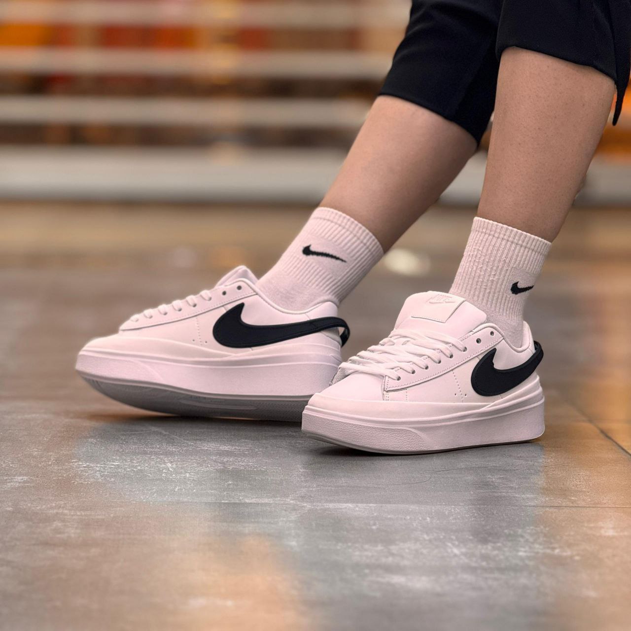 کتونی نایک بلیزر فانتوم لو زنانه کتونی نایک بلیزر فانتوم لو زنانه