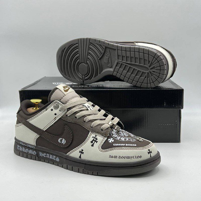 کتونی نایک دانک کروم هارتز زنانه کتونی نایک دانک کروم هارتز زنانه