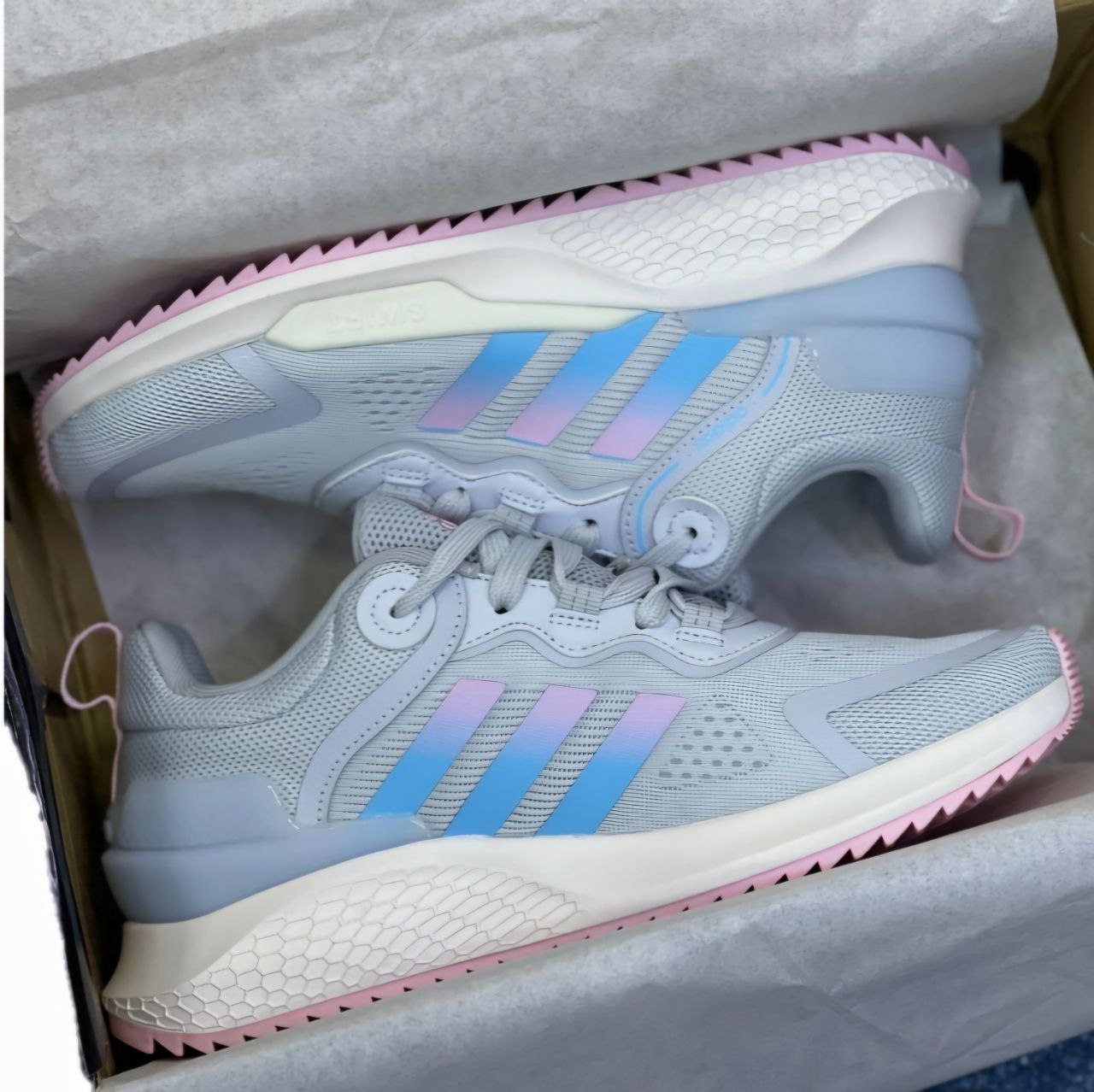 کتونی آدیداس رانینگ زنانه کتونی آدیداس رانینگ زنانه