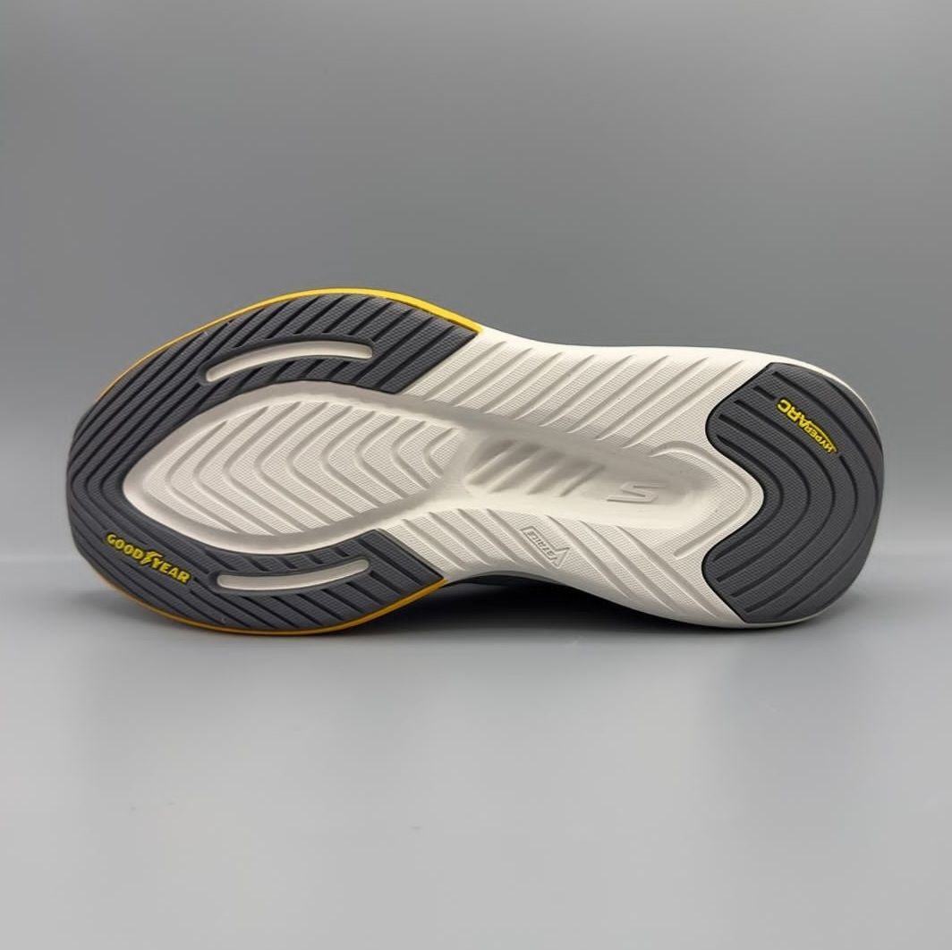 کفش اسپرت اسکیچرز مدل max cushion زنانه مستر کتونی دویدن و پیاده روی اسکیچرز زنانه