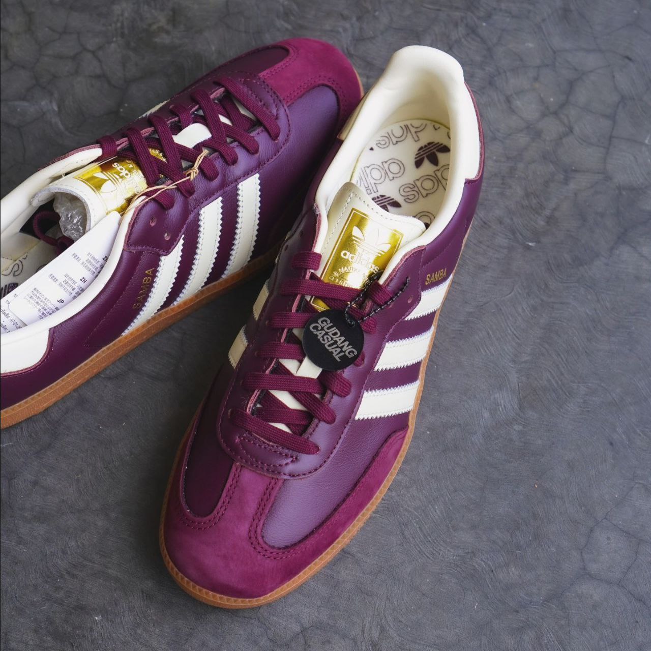 کتونی سامبا اوگ مارون چری رد زنانه کتونی سامبا اوگ مارون چری رد زنانه