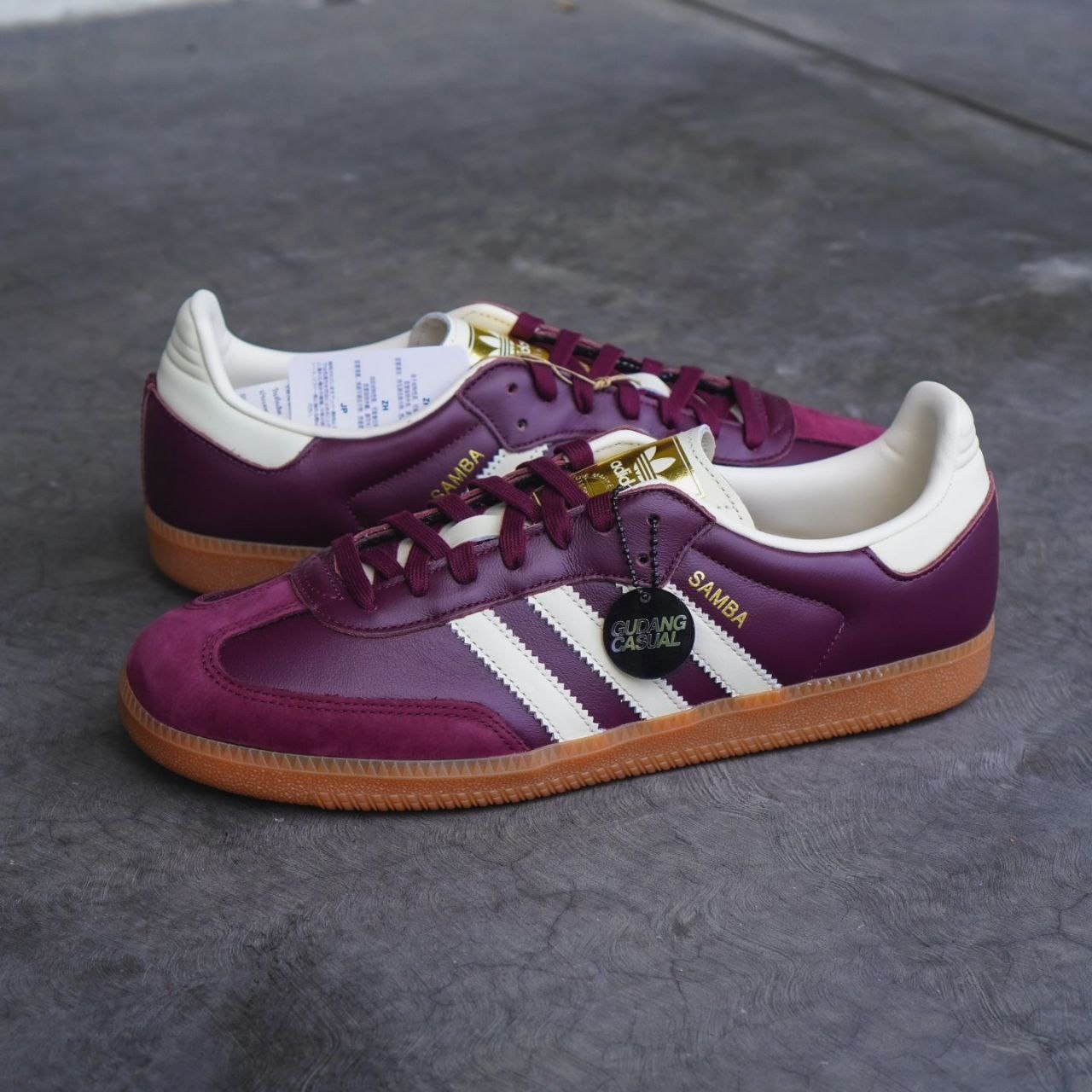 کتونی سامبا اوگ مارون چری رد زنانه کتونی سامبا اوگ مارون چری رد زنانه