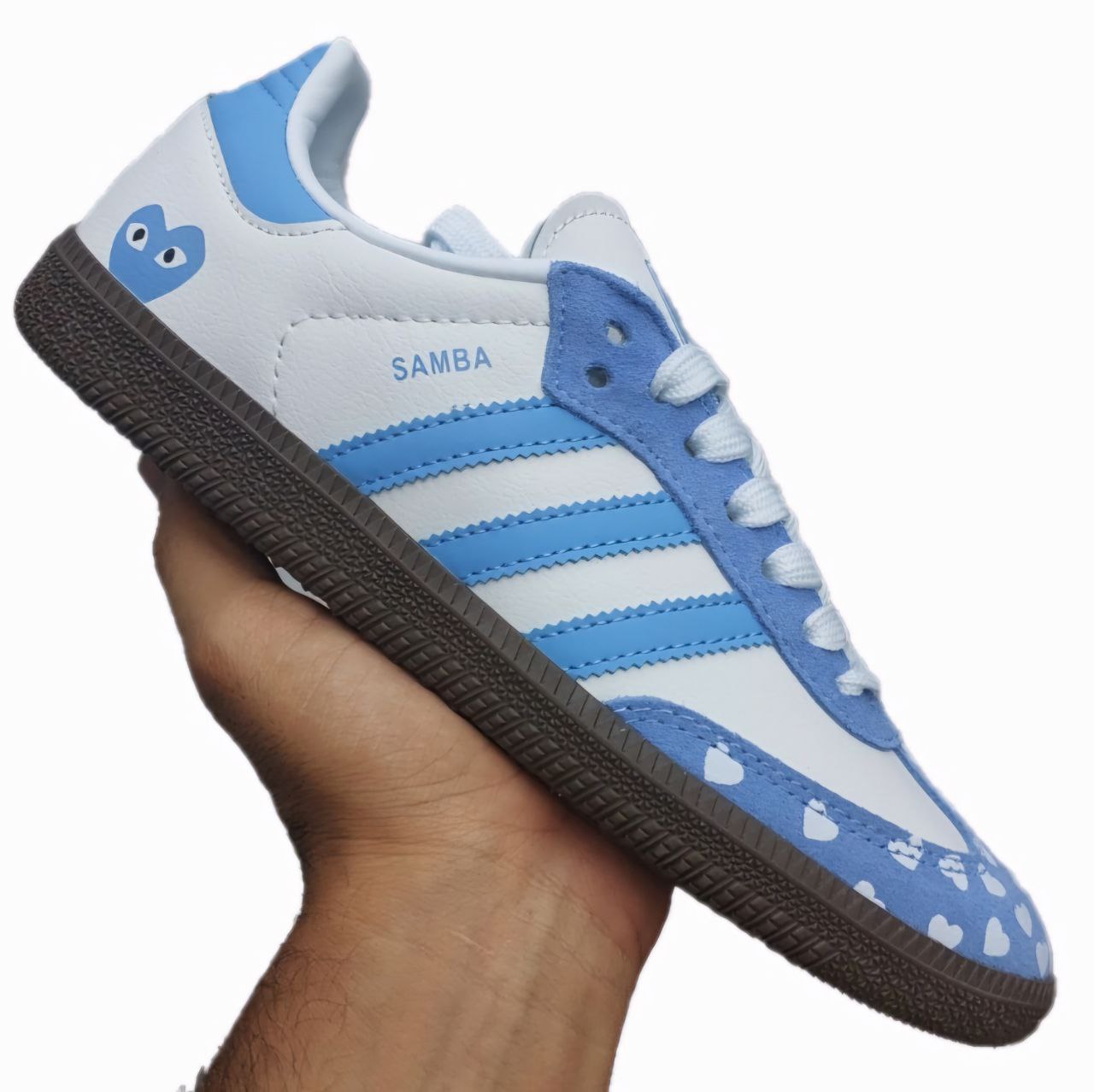 کتونی سامبا قلبی آبی زنانه کتونی سامبا قلبی آبی زنانه