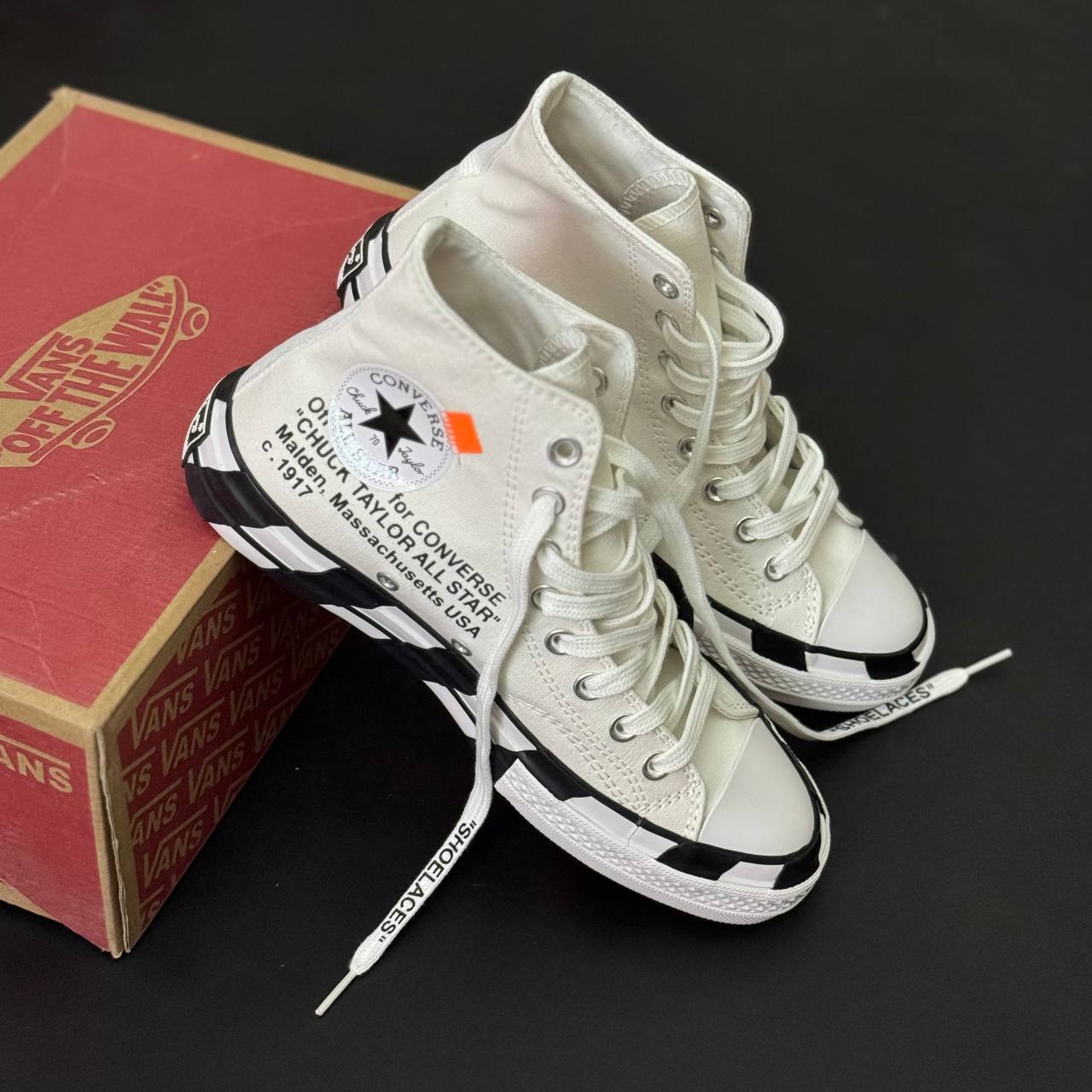 کفش کانورس آف وایت ساقدار زنانه کفش کانورس آف وایت ساقدار زنانه