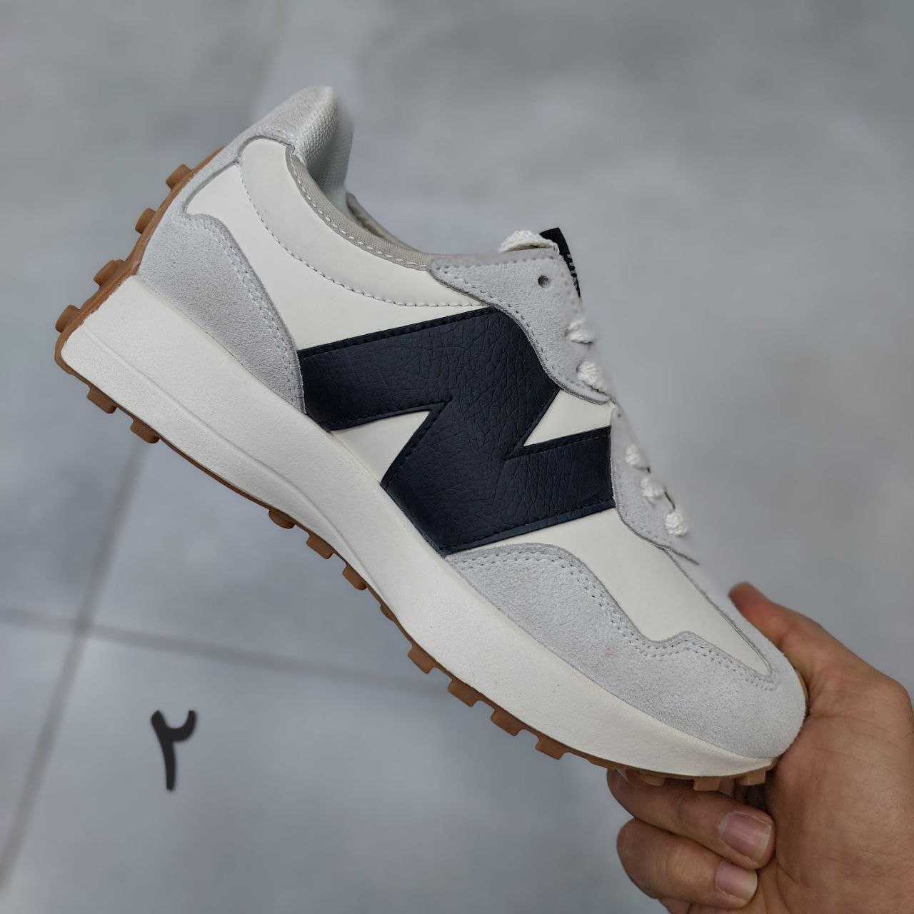 کفش اسپرت نیوبالانس ۳۲۷ مردانه کفش اسپرت نیوبالانس ۳۲۷ مردانه