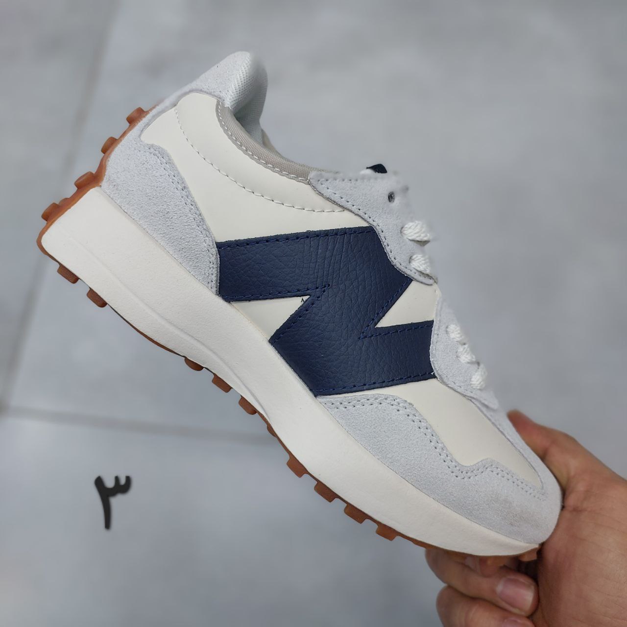 کفش اسپرت نیوبالانس ۳۲۷ مردانه کفش اسپرت نیوبالانس ۳۲۷ مردانه