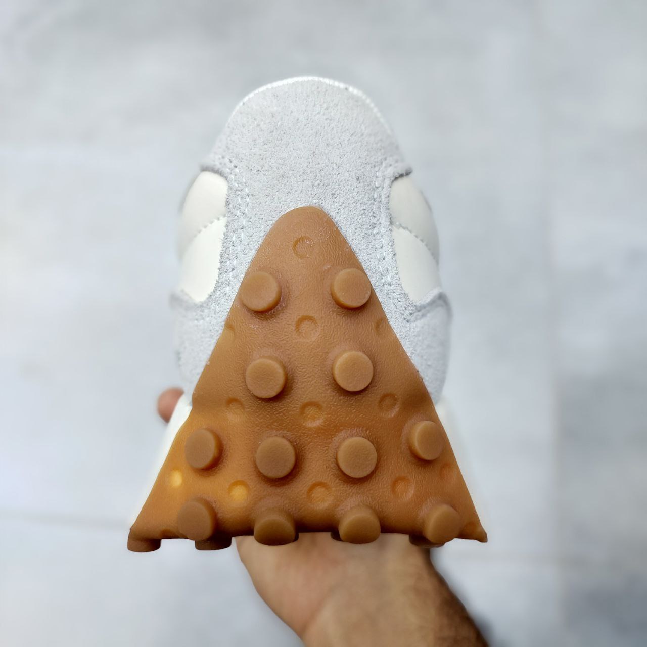 کفش اسپرت نیوبالانس ۳۲۷ مردانه کفش اسپرت نیوبالانس ۳۲۷ مردانه