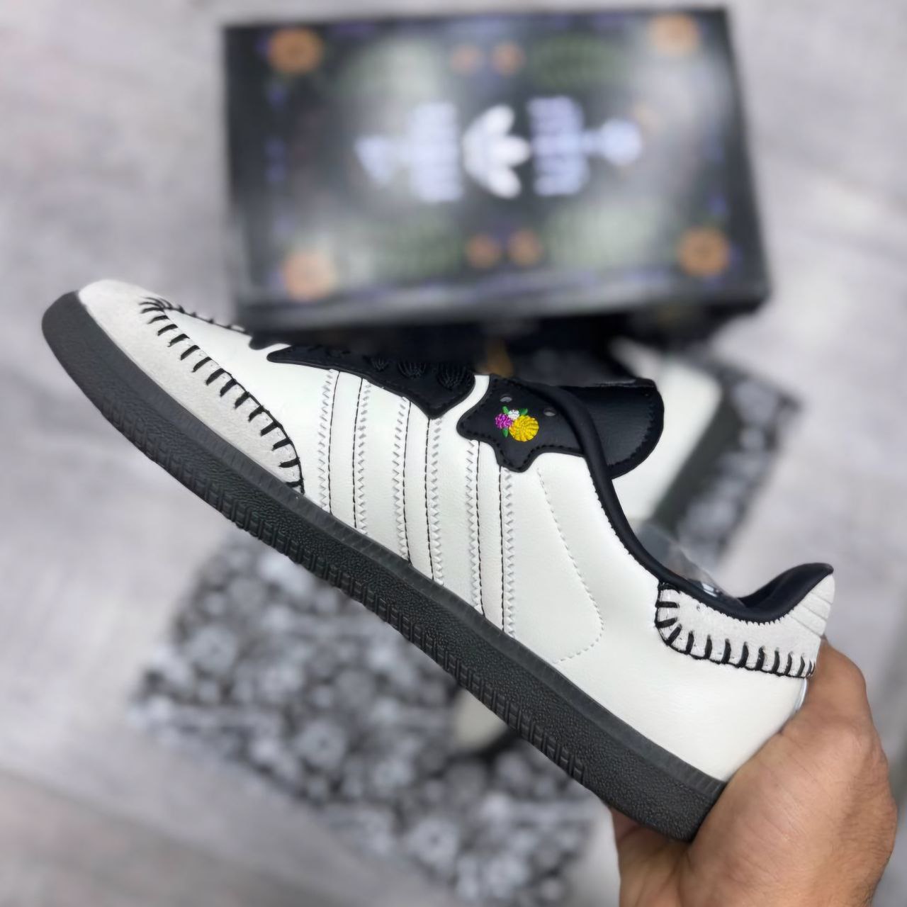 کتونی آدیداس سامبا سفید مشکی زنانه کتونی آدیداس سامبا سفید مشکی زنانه