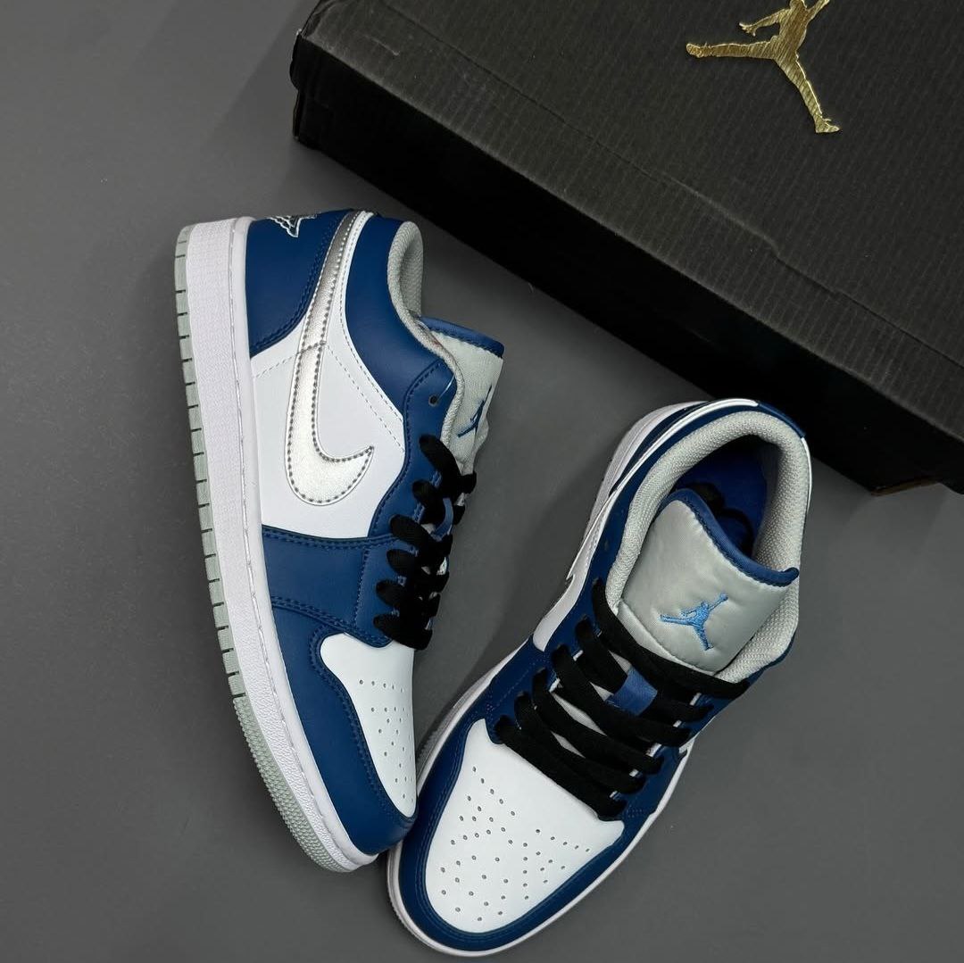 کتونی نایک جردن وان آبی سفید زنانه کتونی نایک جردن وان آبی سفید زنانه