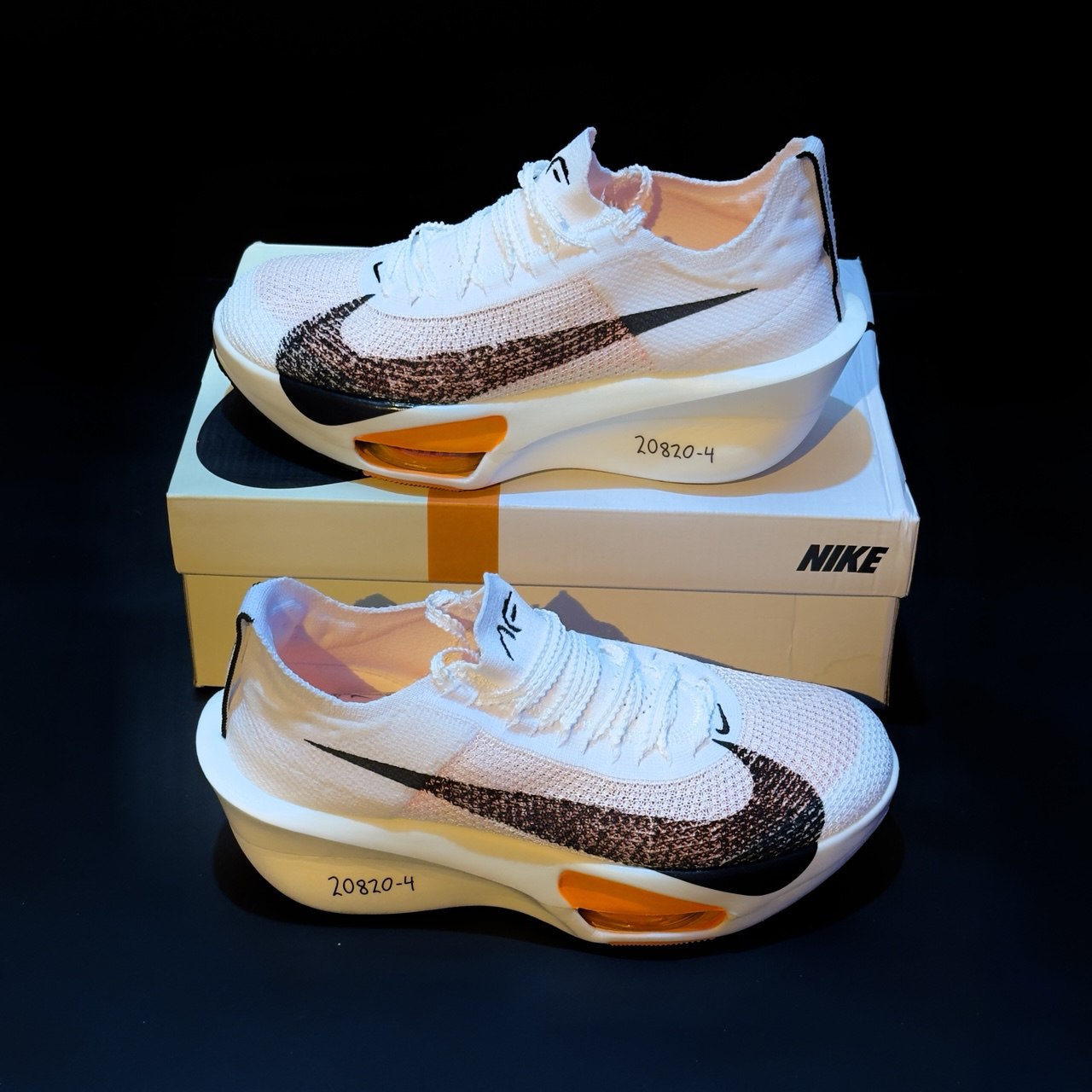 کتونی نایک ایر زوم آلفا فلای نکست 3 کتونی نایک ایر زوم آلفا فلای نکست 3