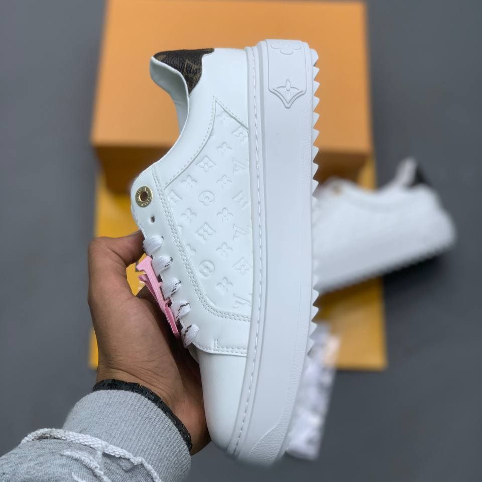 کتونی زنانه مارک دار مدل لویی ویتون مستر کتونی زنانه مارک دار مدل لویی ویتون مستر