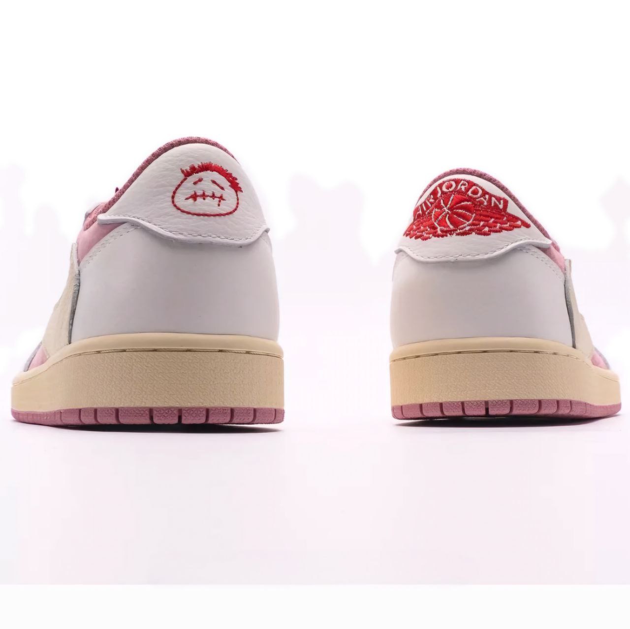 کتونی نایک جردن تراویس اسکات صورتی زنانه کتونی نایک جردن تراویس اسکات صورتی زنانه