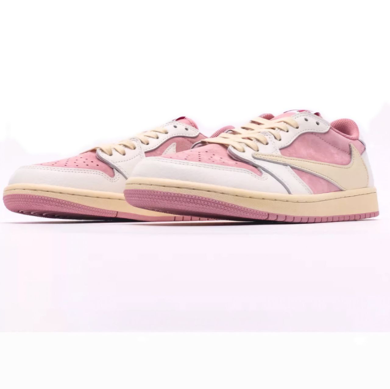 کتونی نایک جردن تراویس اسکات صورتی زنانه کتونی نایک جردن تراویس اسکات صورتی زنانه