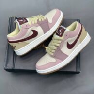 کتونی نایک جردن تراویس اسکات صورتی زرشکی زنانه