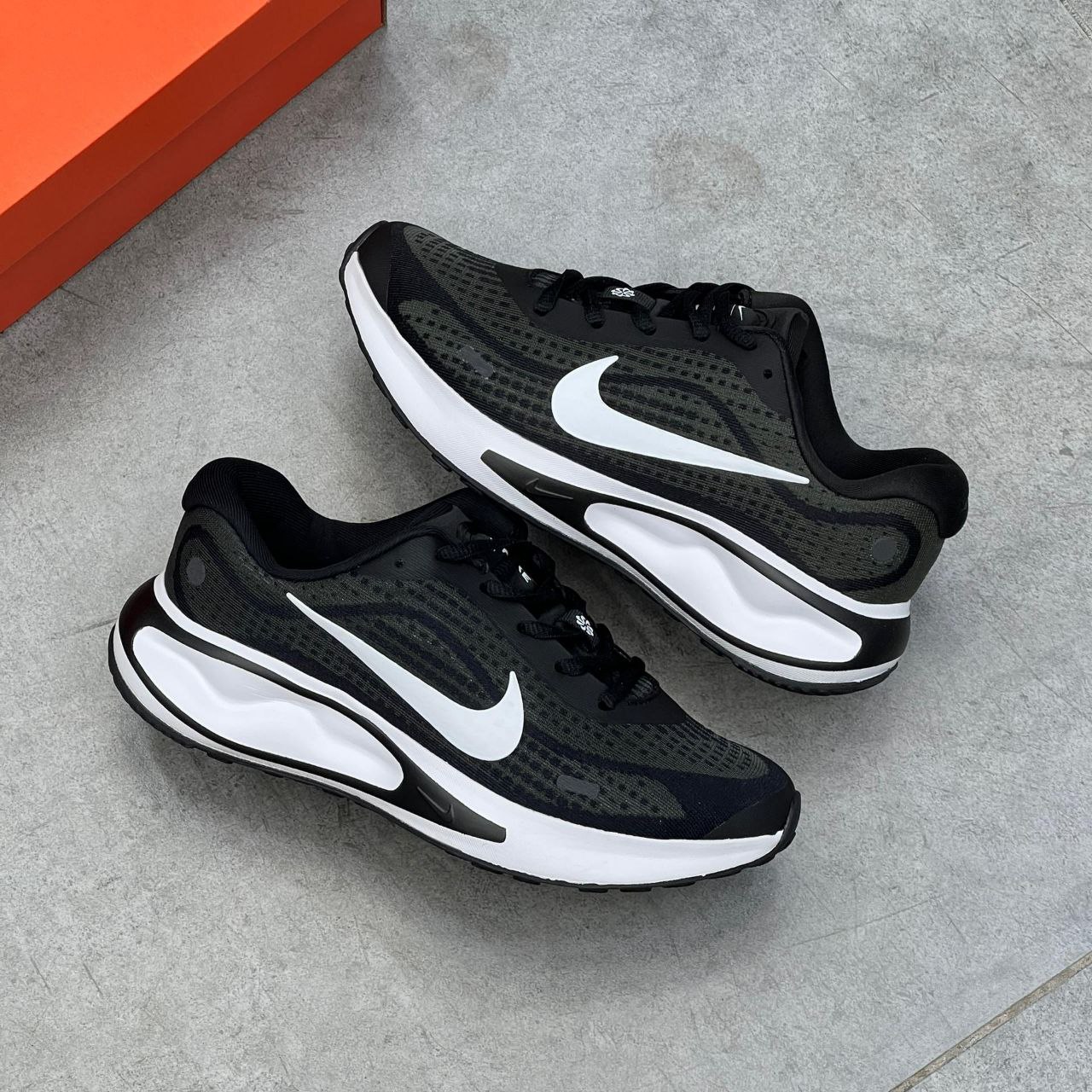 کتونی نایک جرنی ران زنانه کتونی نایک جرنی ران زنانه