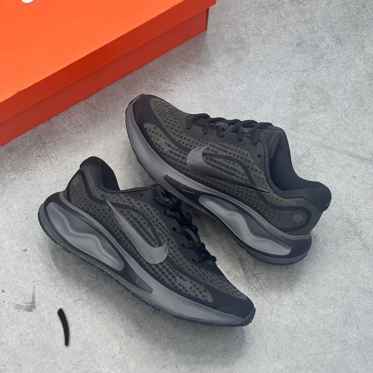 کتونی نایک جرنی ران زنانه کتونی نایک جرنی ران زنانه