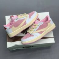 کتونی نایک جردن اسکات صورتی زنانه