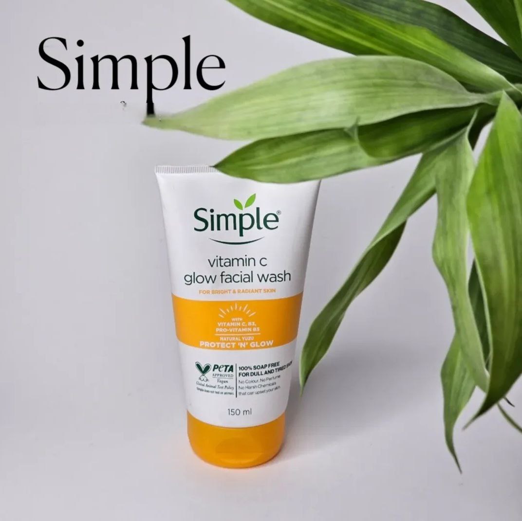 ژل شستشو صورت ویتامین سی سیمپل ژل شستشو صورت ویتامین سی سیمپل