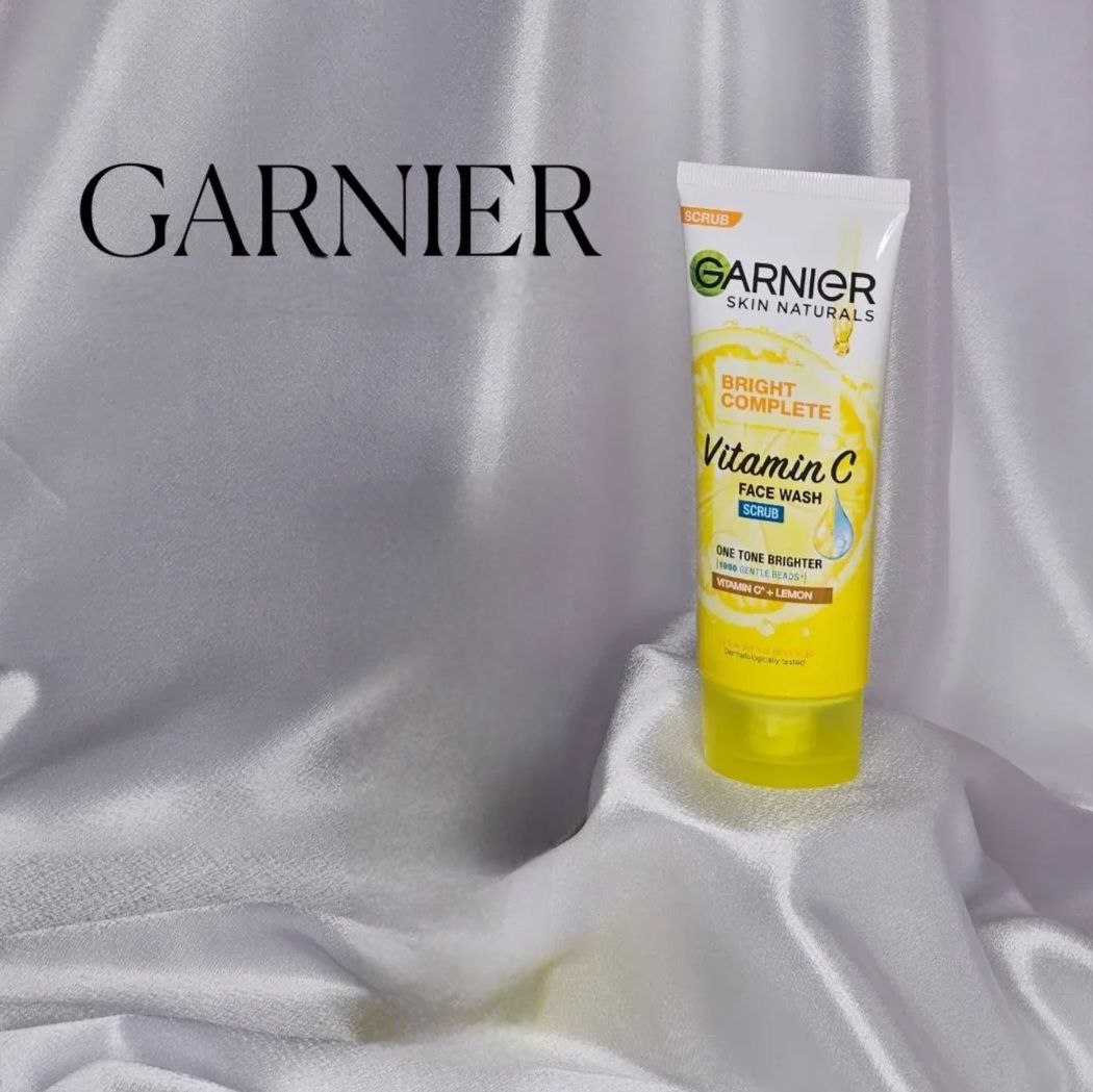 شوینده و اسکراب صورت ویتامین c گارنیر شوینده و اسکراب صورت ویتامین c گارنیر