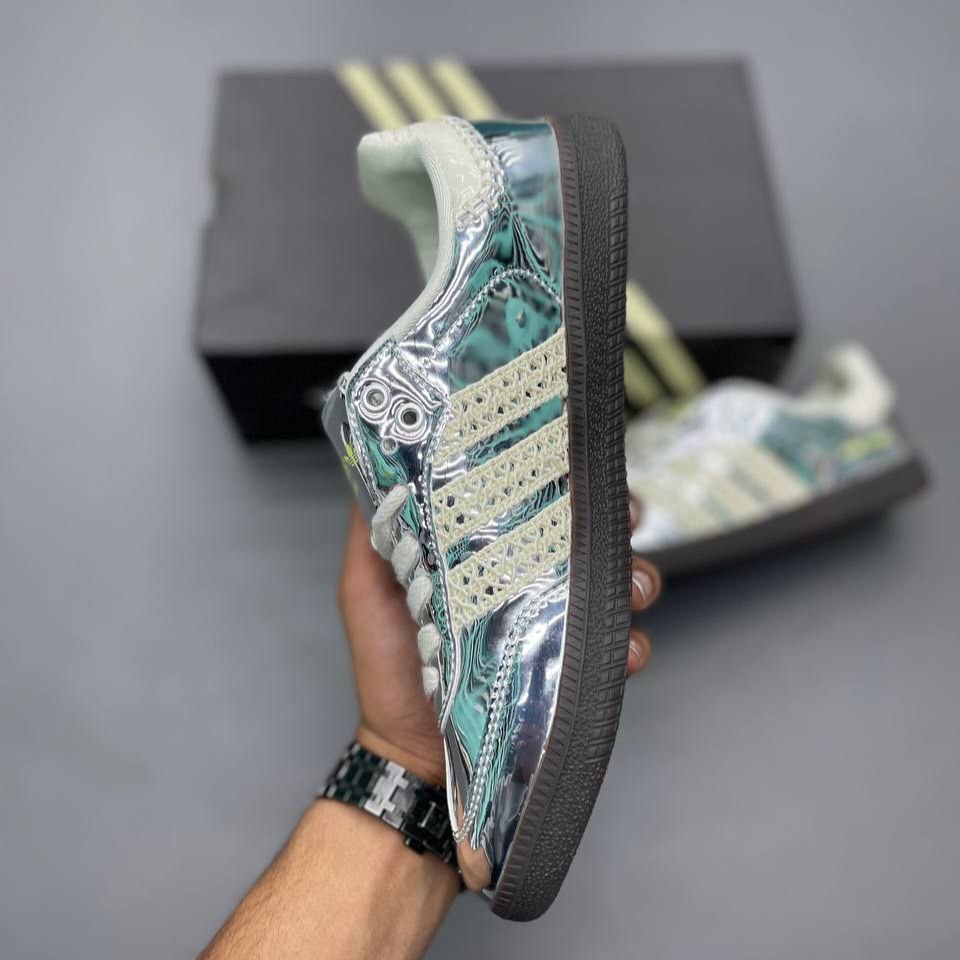 کتونی آدیداس سامبا زنانه رنگ کرومی کتونی آدیداس سامبا زنانه رنگ کرومی