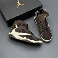 کفش اسپرت نایک ایر جردن ۷ تراویس اسکات قهوه ای