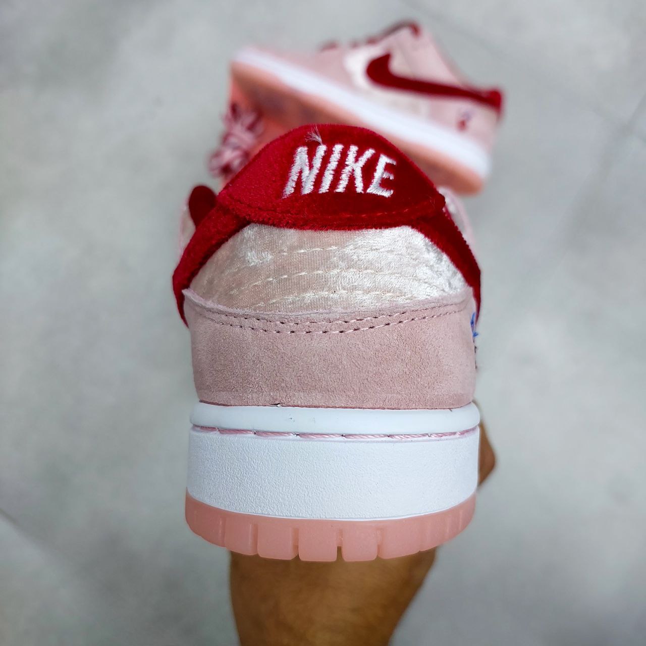 کتونی نایک اس بی دانک بدون ساق استرانگ صورتی مستر زنانه کتونی نایک اس بی دانک بدون ساق استرانگ صورتی مستر زنانه