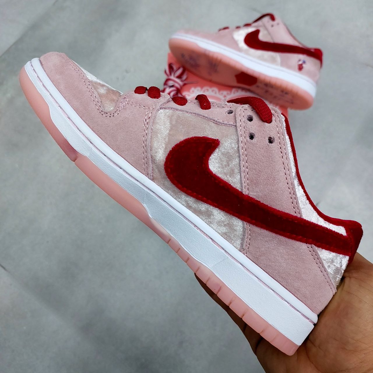 کتونی نایک اس بی دانک بدون ساق استرانگ صورتی مستر زنانه کتونی نایک اس بی دانک بدون ساق استرانگ صورتی مستر زنانه