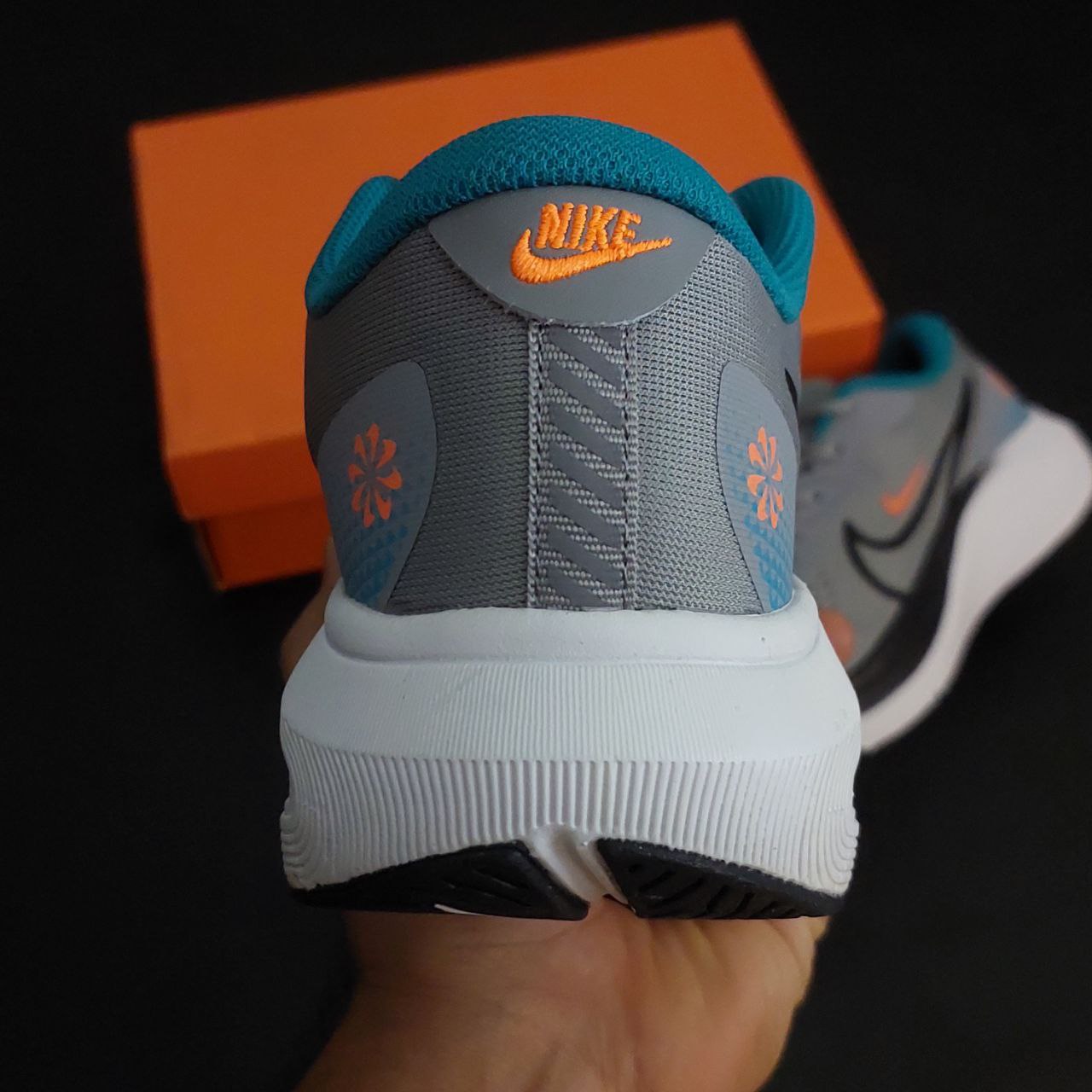 کتونی دویدن زنانه نایک ریکت کتونی دویدن زنانه نایک ریکت