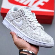 کفش نایک دانک لو رترو سفید طرح سنتی مردانه